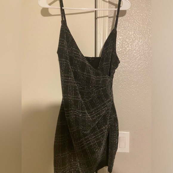 Mini black dress SZ large brand Iris - Picture 1 of 3